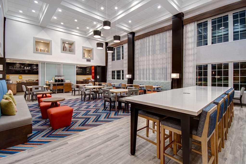 Hampton Inn & Suites Yonkers Restaurante foto
