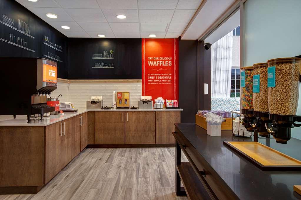 Hampton Inn & Suites Yonkers Restaurante foto