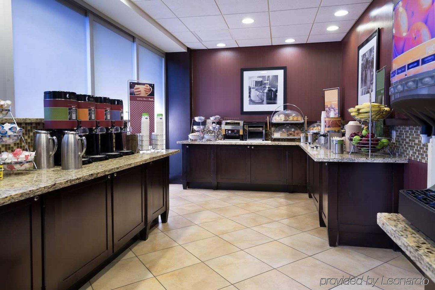 Hampton Inn & Suites Yonkers Exterior foto